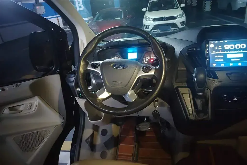 2017 Ford Tourneo 2.0T 203HP L4 6AT,autocango,china used car exporter,china ev exporter,chinese used car exporter,chinese used ev exporter