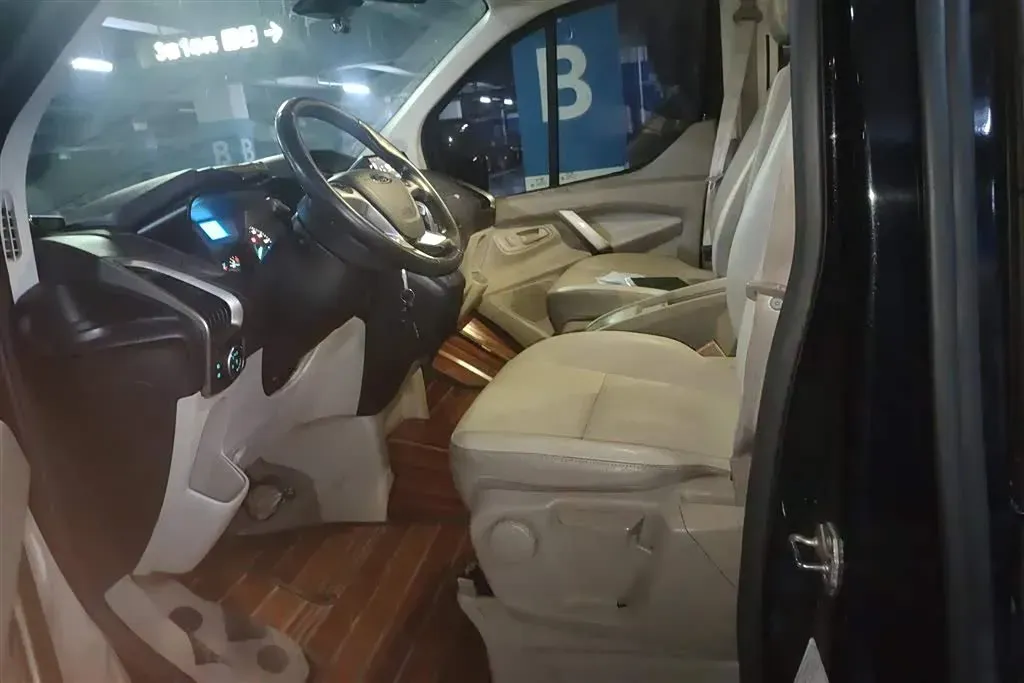 2017 Ford Tourneo 2.0T 203HP L4 6AT,autocango,china used car exporter,china ev exporter,chinese used car exporter,chinese used ev exporter