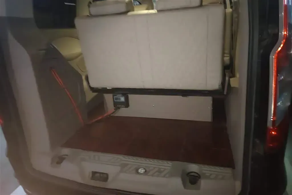 2017 Ford Tourneo 2.0T 203HP L4 6AT,autocango,china used car exporter,china ev exporter,chinese used car exporter,chinese used ev exporter