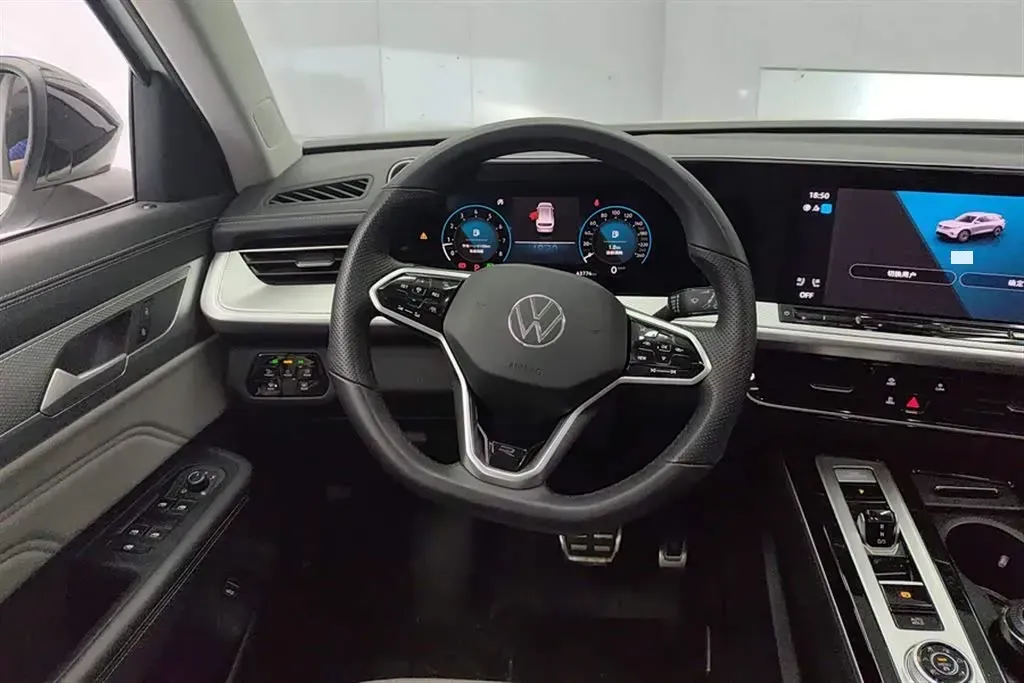 2023 Volkswagen Tavendor 2.0T 220HP L4 7DCT,autocango,china used car exporter,china ev exporter,chinese used car exporter,chinese used ev exporter