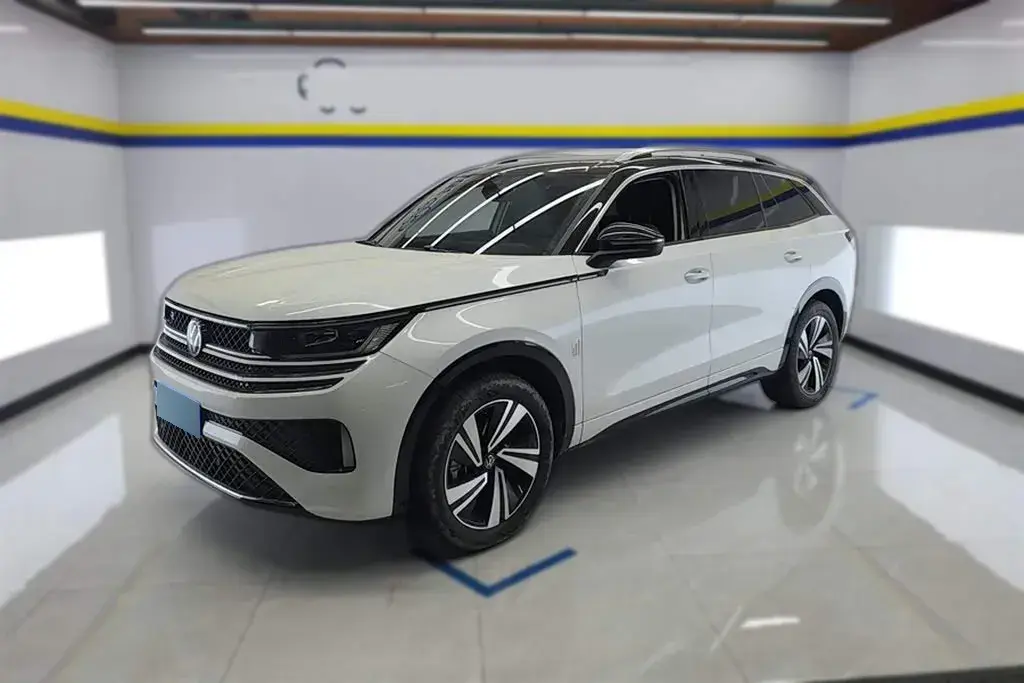 2023 Volkswagen Tavendor 2.0T 220HP L4 7DCT