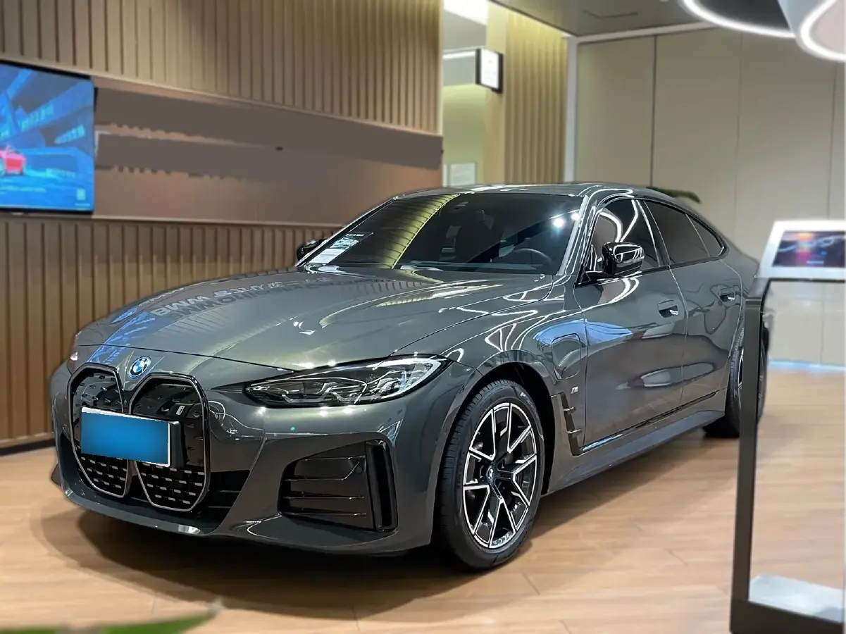 2022 BMW i4 BEV 83.9KWH