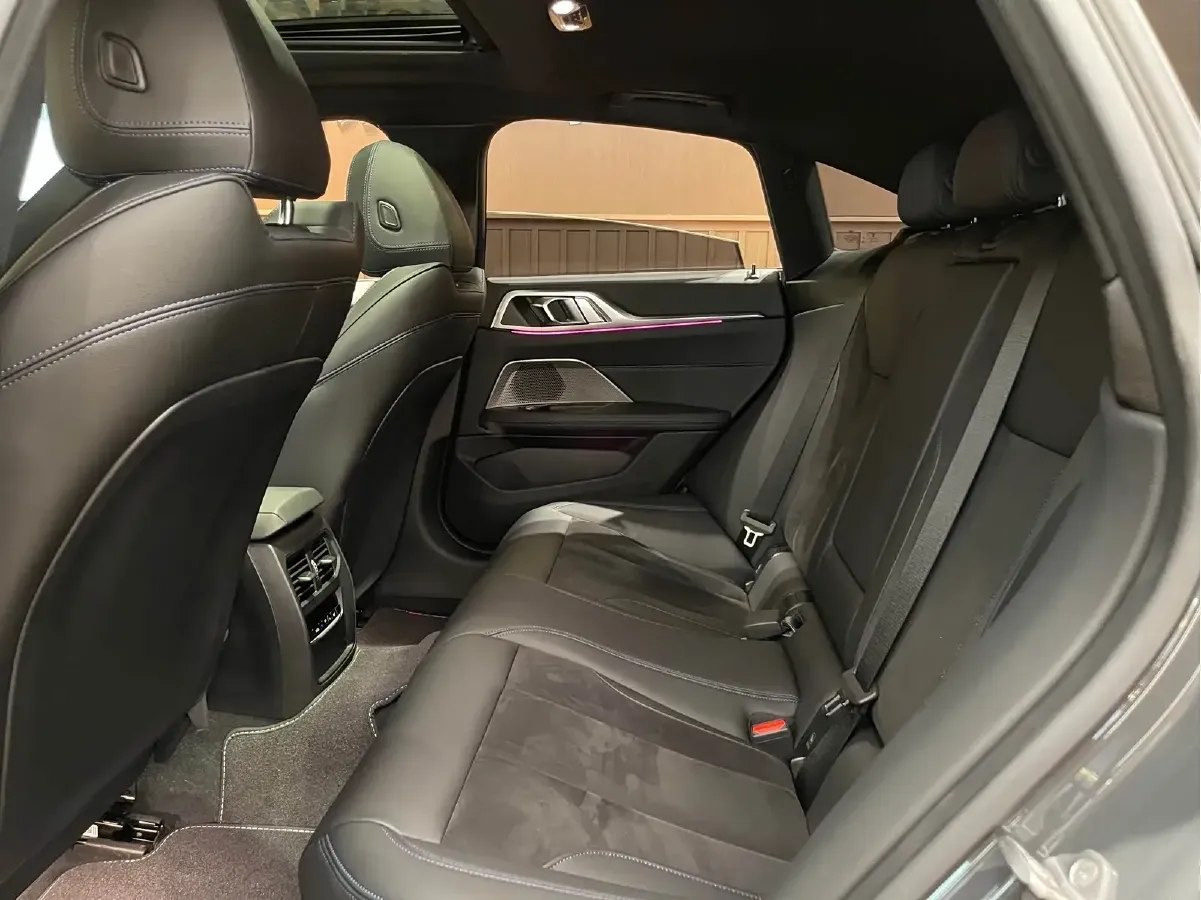 2022 BMW i4 BEV 83.9KWH,autocango,china used car exporter,china ev exporter,chinese used car exporter,chinese used ev exporter