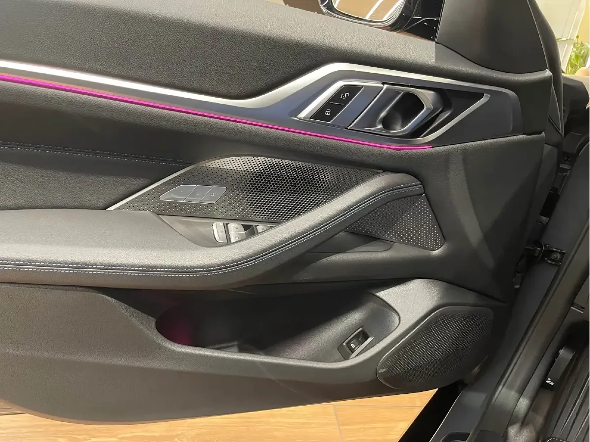 2022 BMW i4 BEV 83.9KWH,autocango,china used car exporter,china ev exporter,chinese used car exporter,chinese used ev exporter