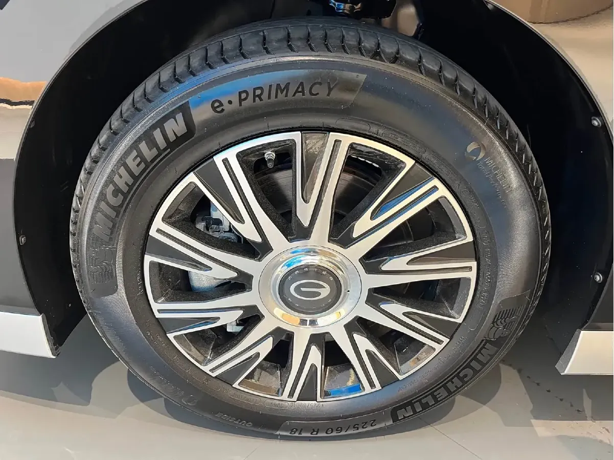 2024 GAC Trumpchi E9 2.0T 190HP L4 2DHT PHEV 25.57KWH,autocango,china used car exporter,china ev exporter,chinese used car exporter,chinese used ev exporter