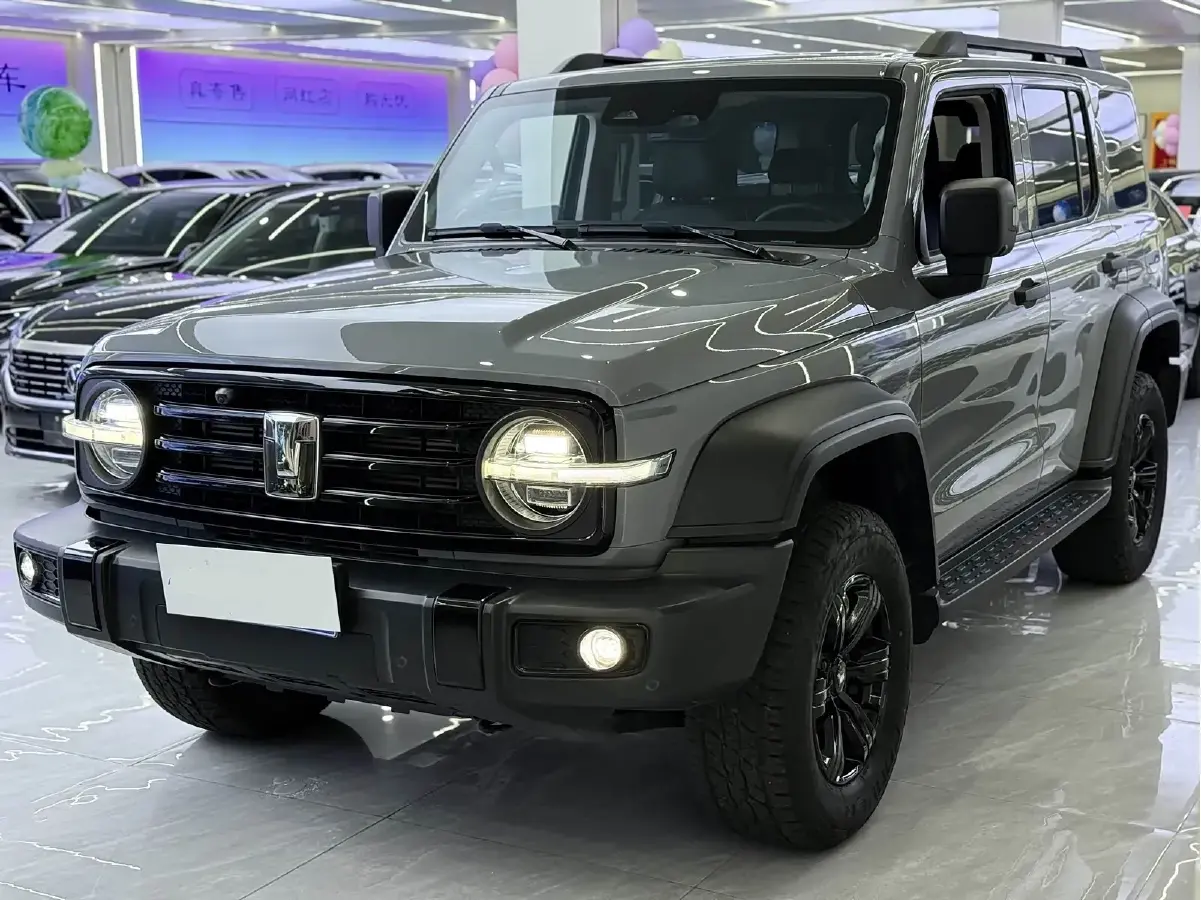 2021 Tank 300 2.0T 227HP L4 8AT