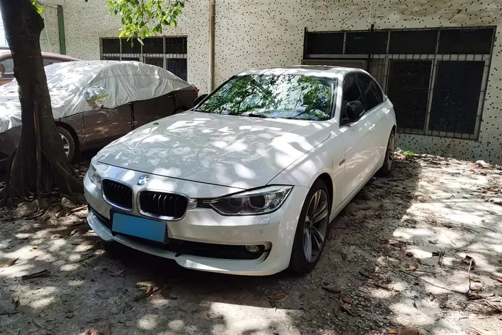 2014 BMW 3 Series 2.0T 184HP L4 8AT