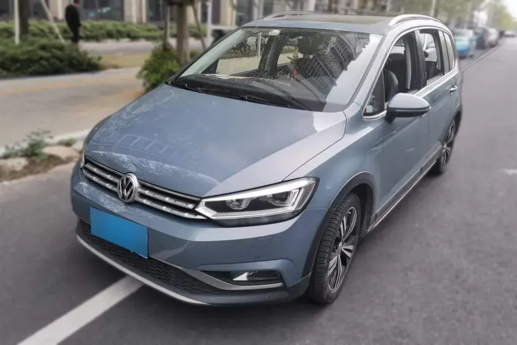 2018 Volkswagen Touran 1.4T 150HP L4 7DCT