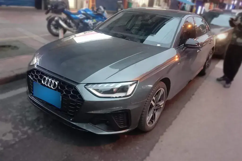 2022 Audi A4L 2.0T 190HP L4 7DCT