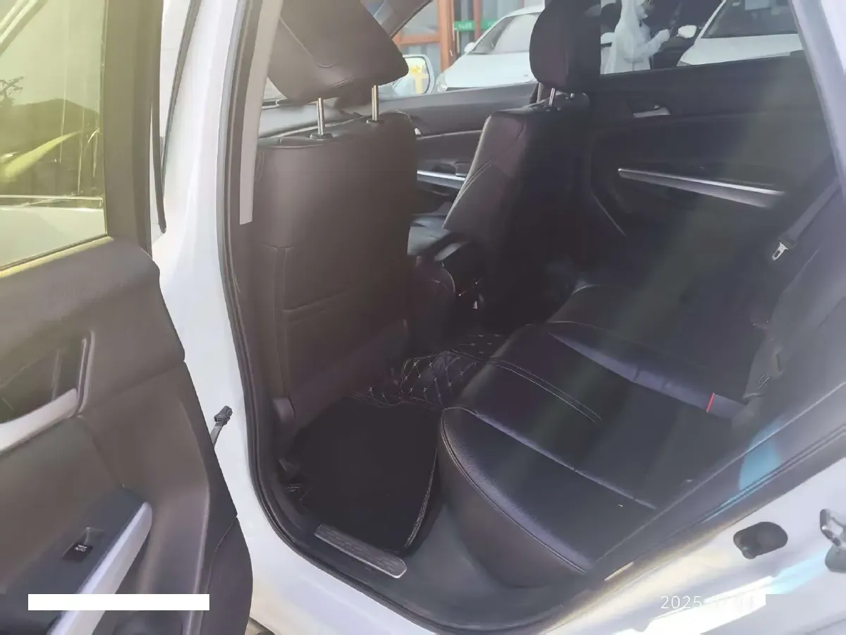 2012 Honda Crosstour 2.4L 197HP L4 5AT,autocango,china used car exporter,china ev exporter,chinese used car exporter,chinese used ev exporter