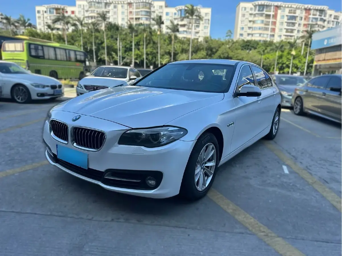 2017 BMW 5 Series 2.0T 184HP L4 8AT