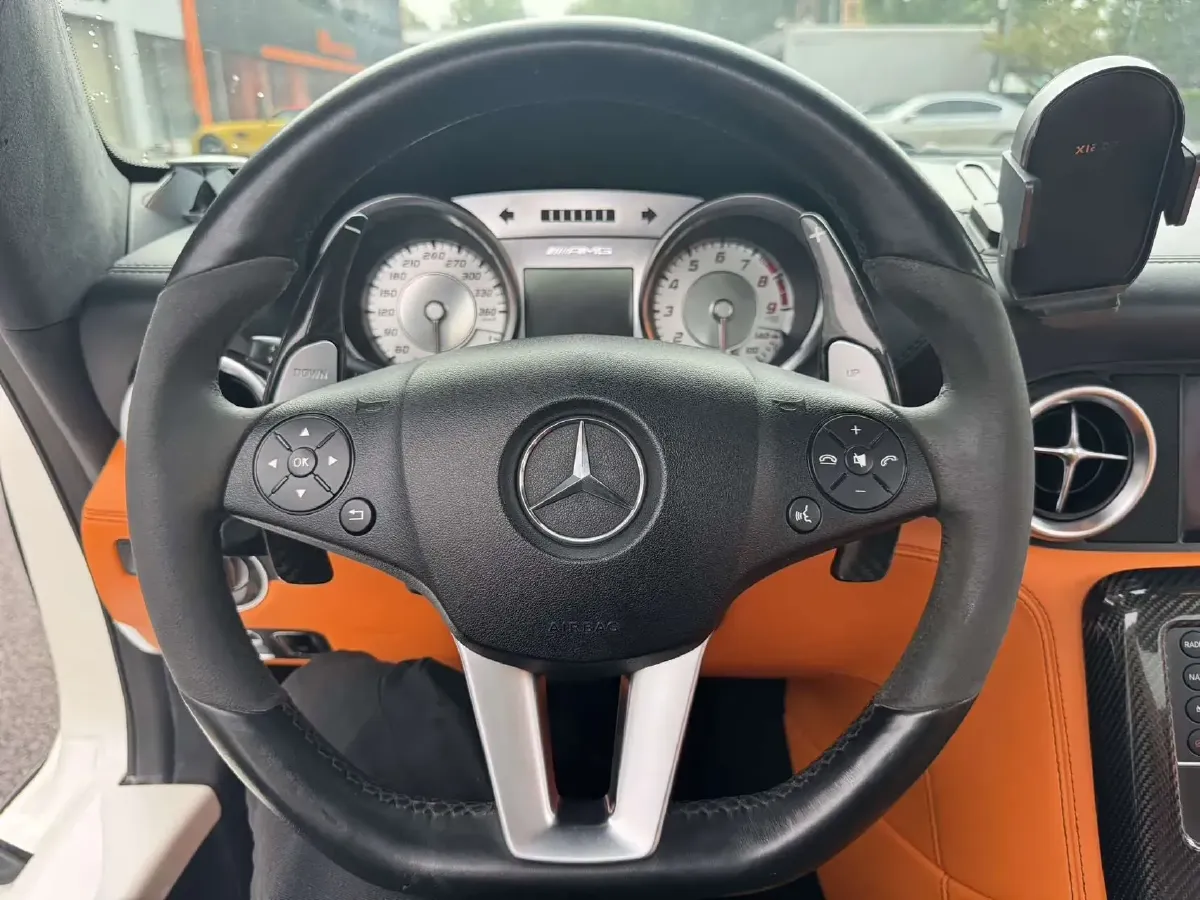 2011 Mercedes-Benz SLS AMG 6.2L 571HP V8 7DCT,autocango,china used car exporter,china ev exporter,chinese used car exporter,chinese used ev exporter