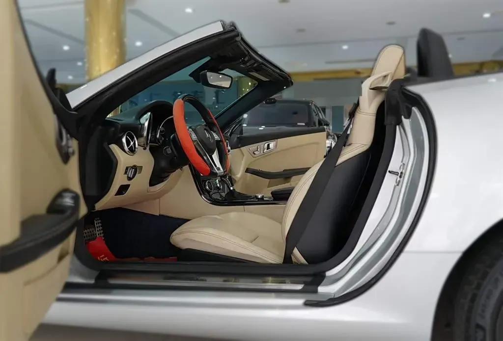 2011 Mercedes-Benz SLK Class 1.8T 184HP L4 7AT,autocango,china used car exporter,china ev exporter,chinese used car exporter,chinese used ev exporter