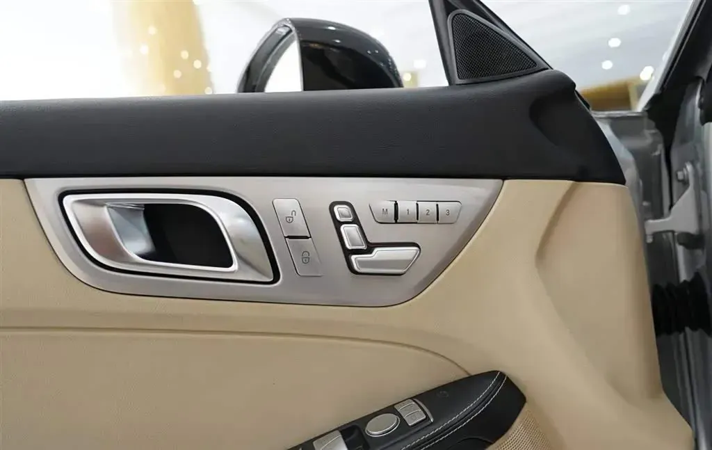 2011 Mercedes-Benz SLK Class 1.8T 184HP L4 7AT,autocango,china used car exporter,china ev exporter,chinese used car exporter,chinese used ev exporter