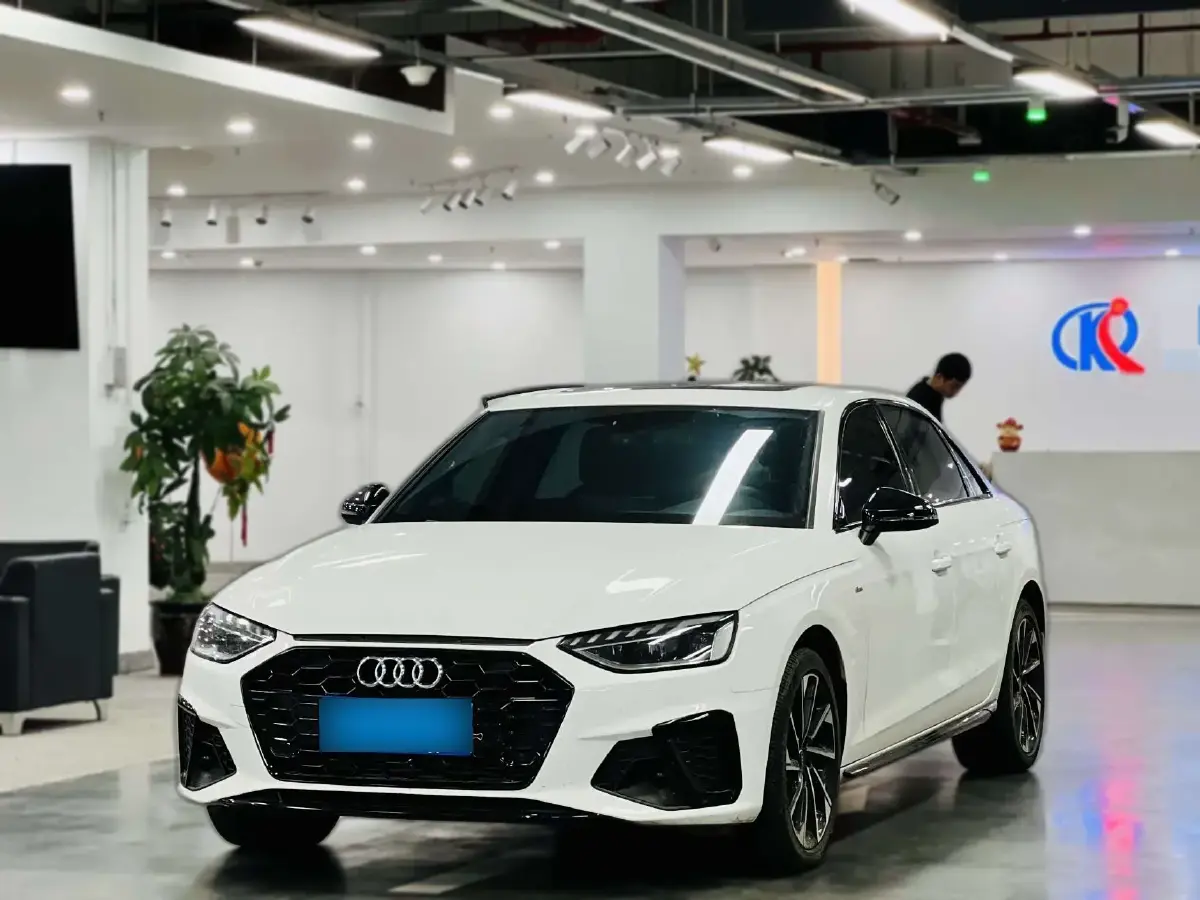 2023 Audi A4L 2.0T 190HP L4 7DCT