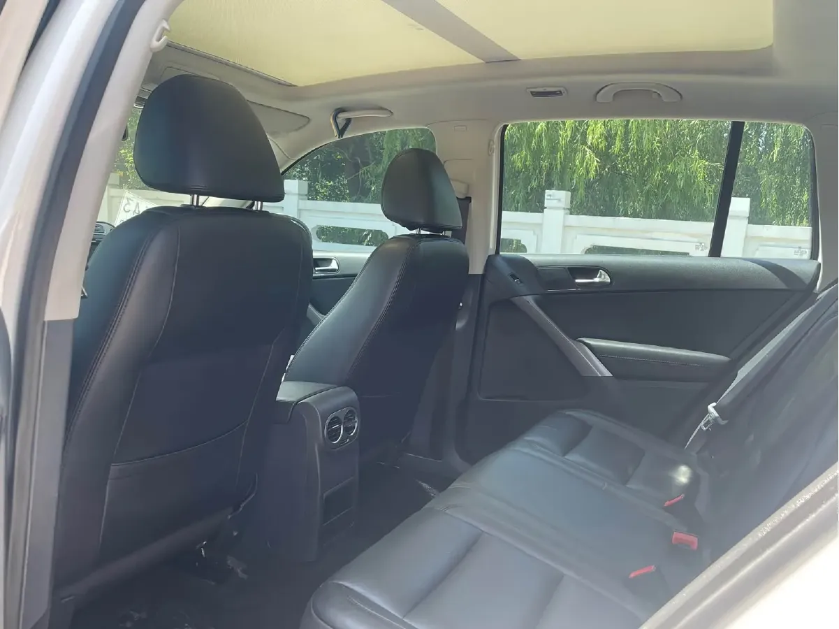 2012 Volkswagen Tiguan 1.8T 160HP L4 6AT,autocango,china used car exporter,china ev exporter,chinese used car exporter,chinese used ev exporter