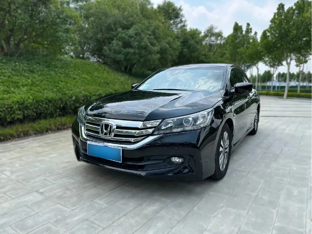 2015 Honda Accord 2.0L 155HP L4 CVT