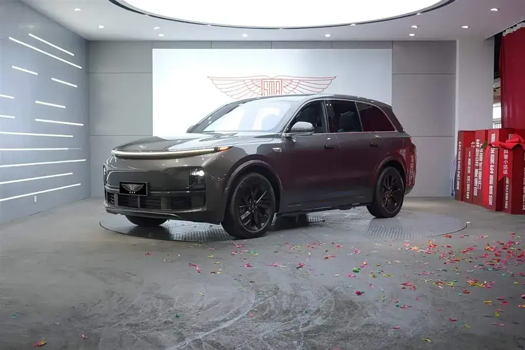 2023 Li L8 Range Extended 154HP REEV 40.9KWH