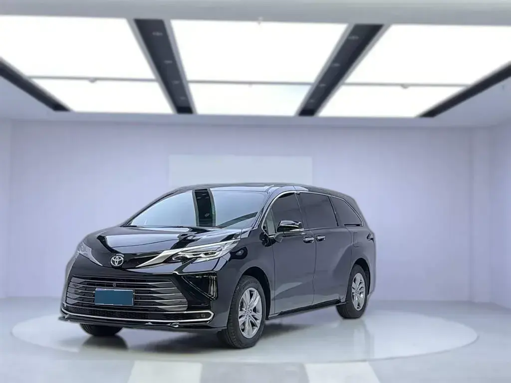 2024 Toyota Sienna 2.5L 189HP L4 E-CVT Hybrid