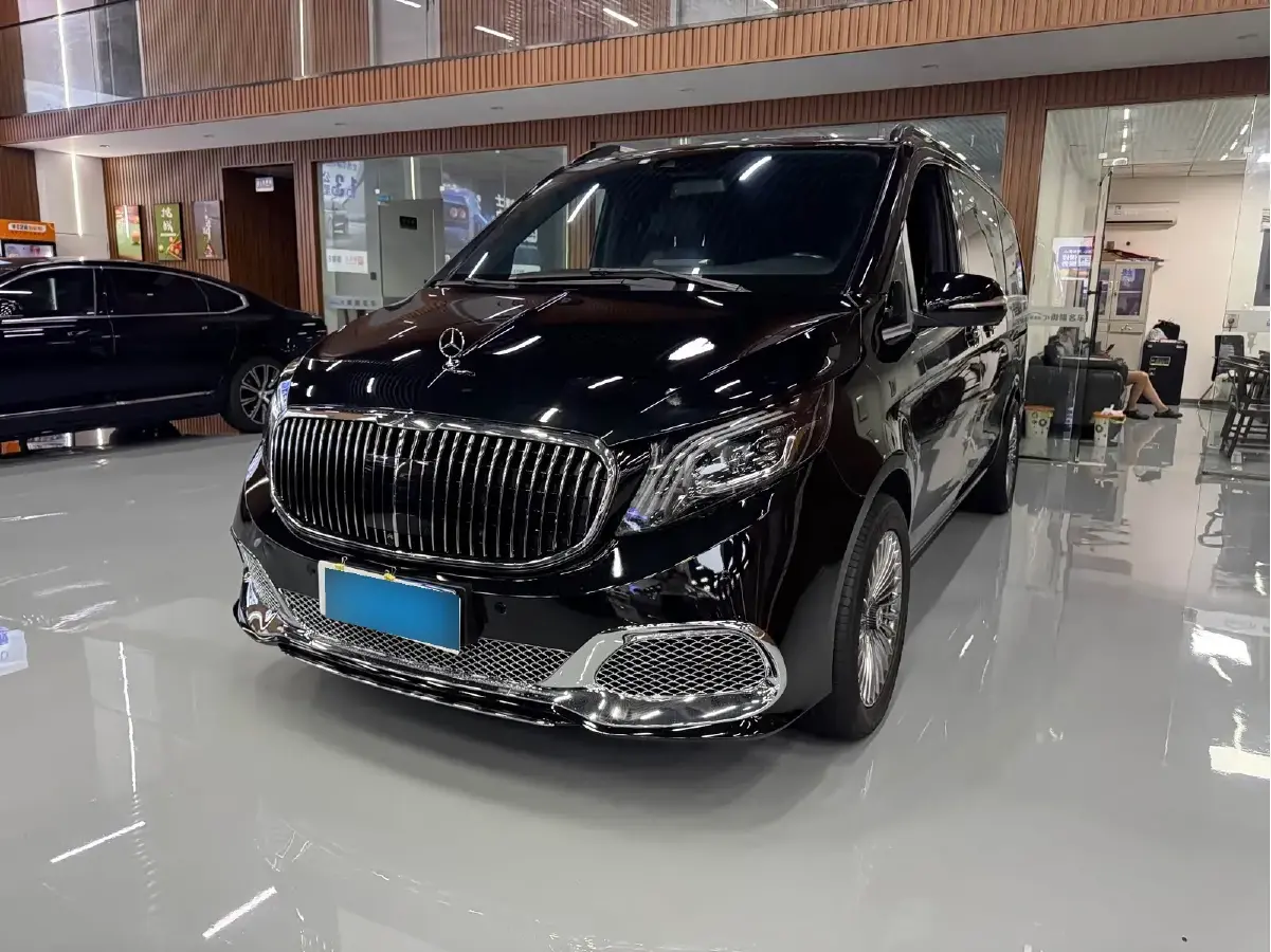 2018 Mercedes-Benz V Class 2.0T 211HP L4 7AT