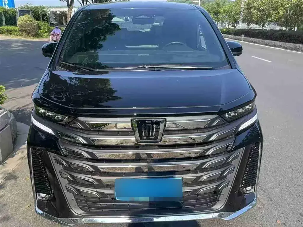 2024 Toyota Vellfire 2.5L 190HP L4 E-CVT Hybrid