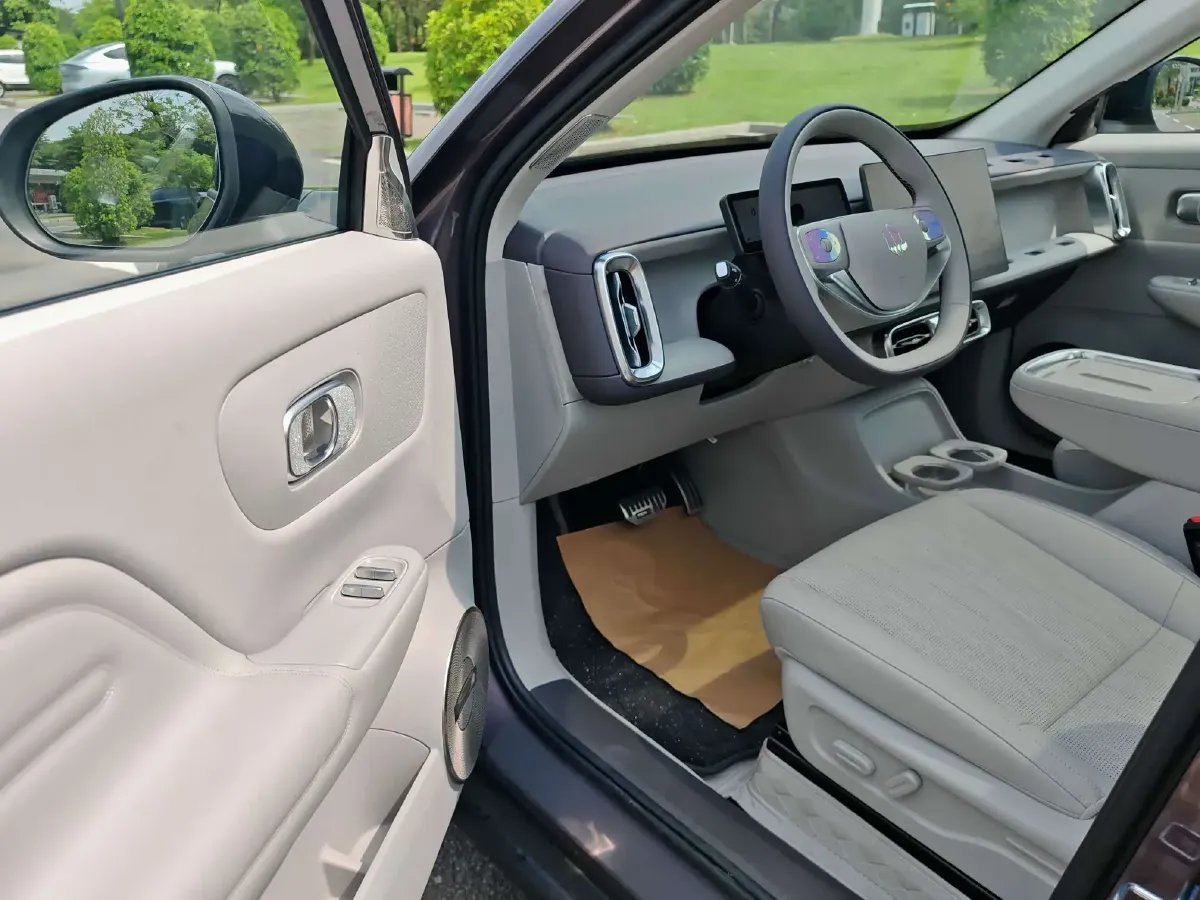 2025 Leapmotor B10 BEV 56.2KWH,autocango,china used car exporter,china ev exporter,chinese used car exporter,chinese used ev exporter