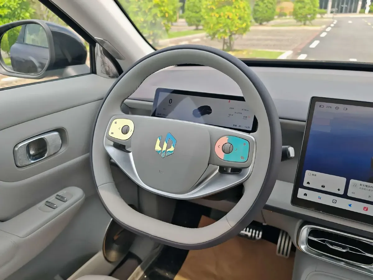 2025 Leapmotor B10 BEV 56.2KWH,autocango,china used car exporter,china ev exporter,chinese used car exporter,chinese used ev exporter