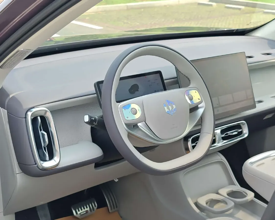 2025 Leapmotor B10 BEV 56.2KWH,autocango,china used car exporter,china ev exporter,chinese used car exporter,chinese used ev exporter