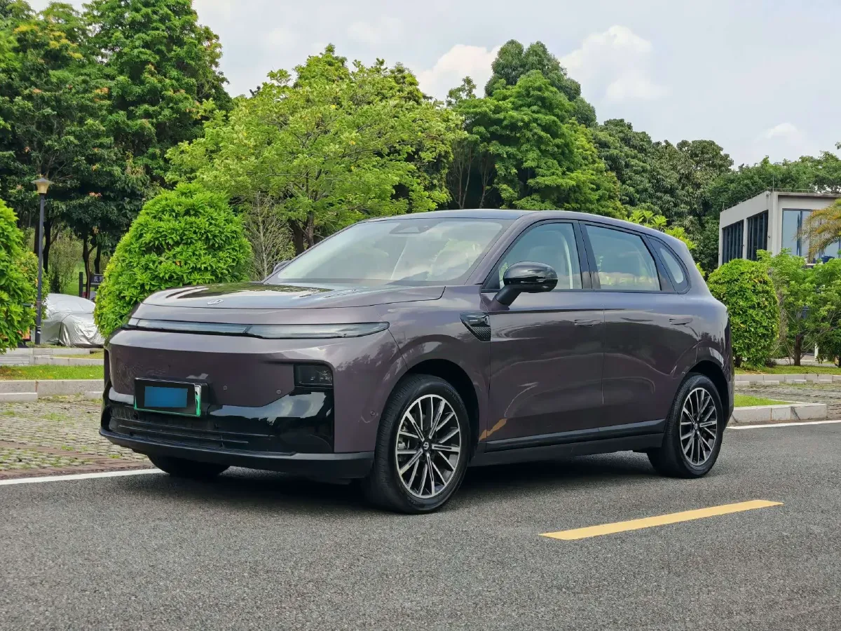 2025 Leapmotor B10 BEV 56.2KWH,autocango,china used car exporter,china ev exporter,chinese used car exporter,chinese used ev exporter