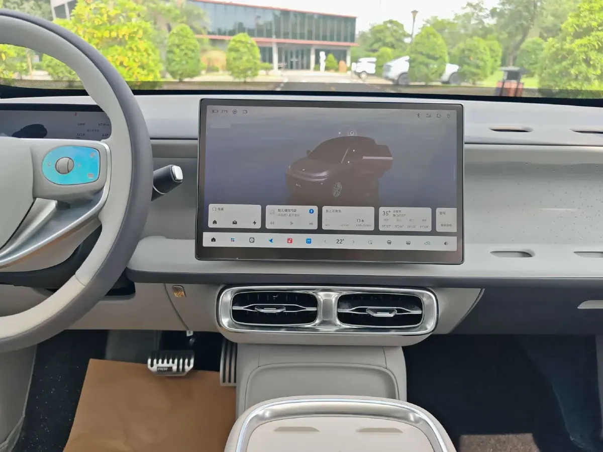 2025 Leapmotor B10 BEV 56.2KWH,autocango,china used car exporter,china ev exporter,chinese used car exporter,chinese used ev exporter