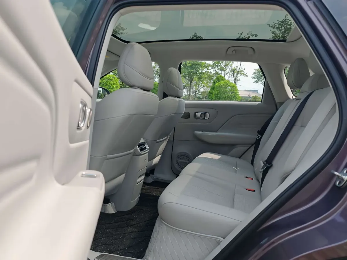 2025 Leapmotor B10 BEV 56.2KWH,autocango,china used car exporter,china ev exporter,chinese used car exporter,chinese used ev exporter