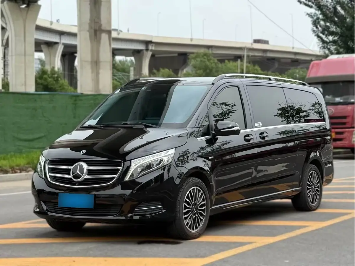 2018 Mercedes-Benz V Class 2.0T 211HP L4 7AT