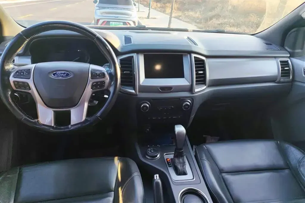 2017 Ford Everest 2.0T 245HP L4 6AT,autocango,china used car exporter,china ev exporter,chinese used car exporter,chinese used ev exporter