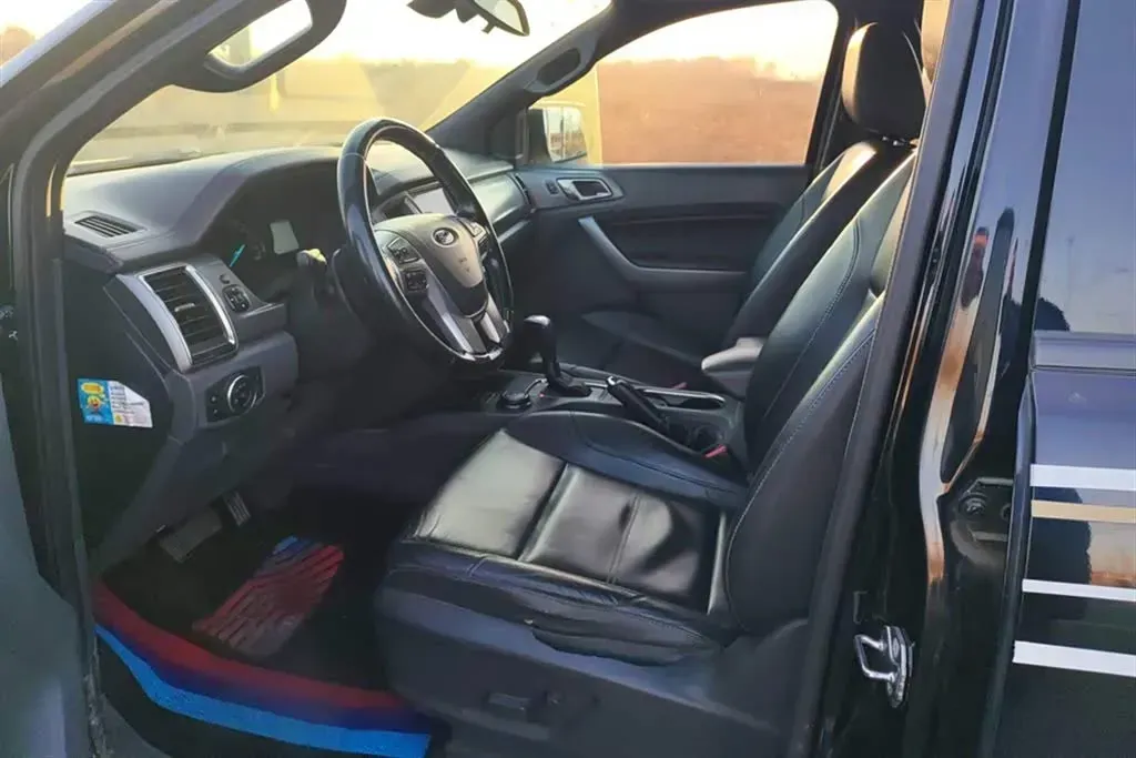 2017 Ford Everest 2.0T 245HP L4 6AT,autocango,china used car exporter,china ev exporter,chinese used car exporter,chinese used ev exporter