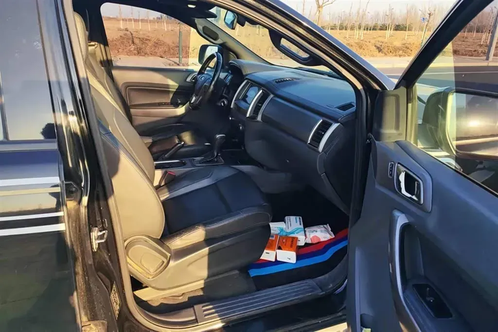 2017 Ford Everest 2.0T 245HP L4 6AT,autocango,china used car exporter,china ev exporter,chinese used car exporter,chinese used ev exporter