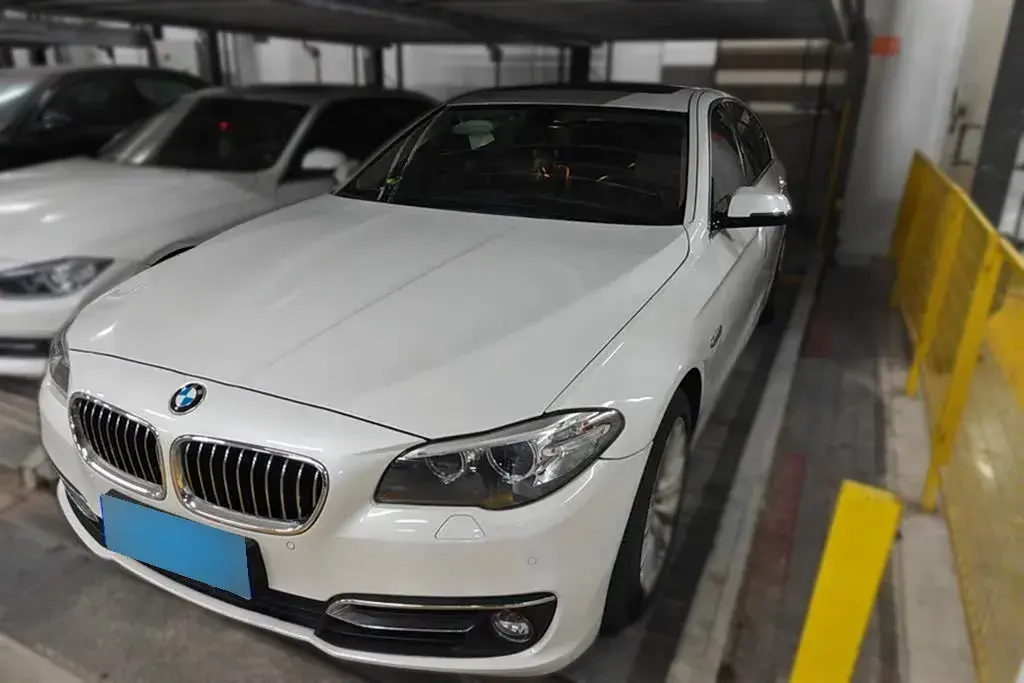 2014 BMW 5 Series 2.0T 218HP L4 8AT