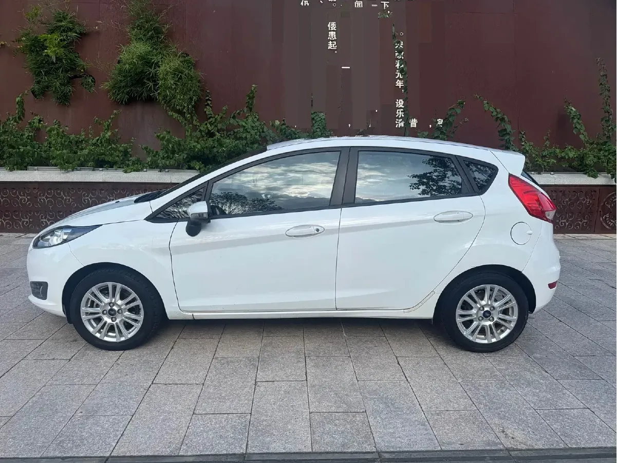 2013 Ford Fiesta 1.5L 110HP L4 6DCT,autocango,china used car exporter,china ev exporter,chinese used car exporter,chinese used ev exporter