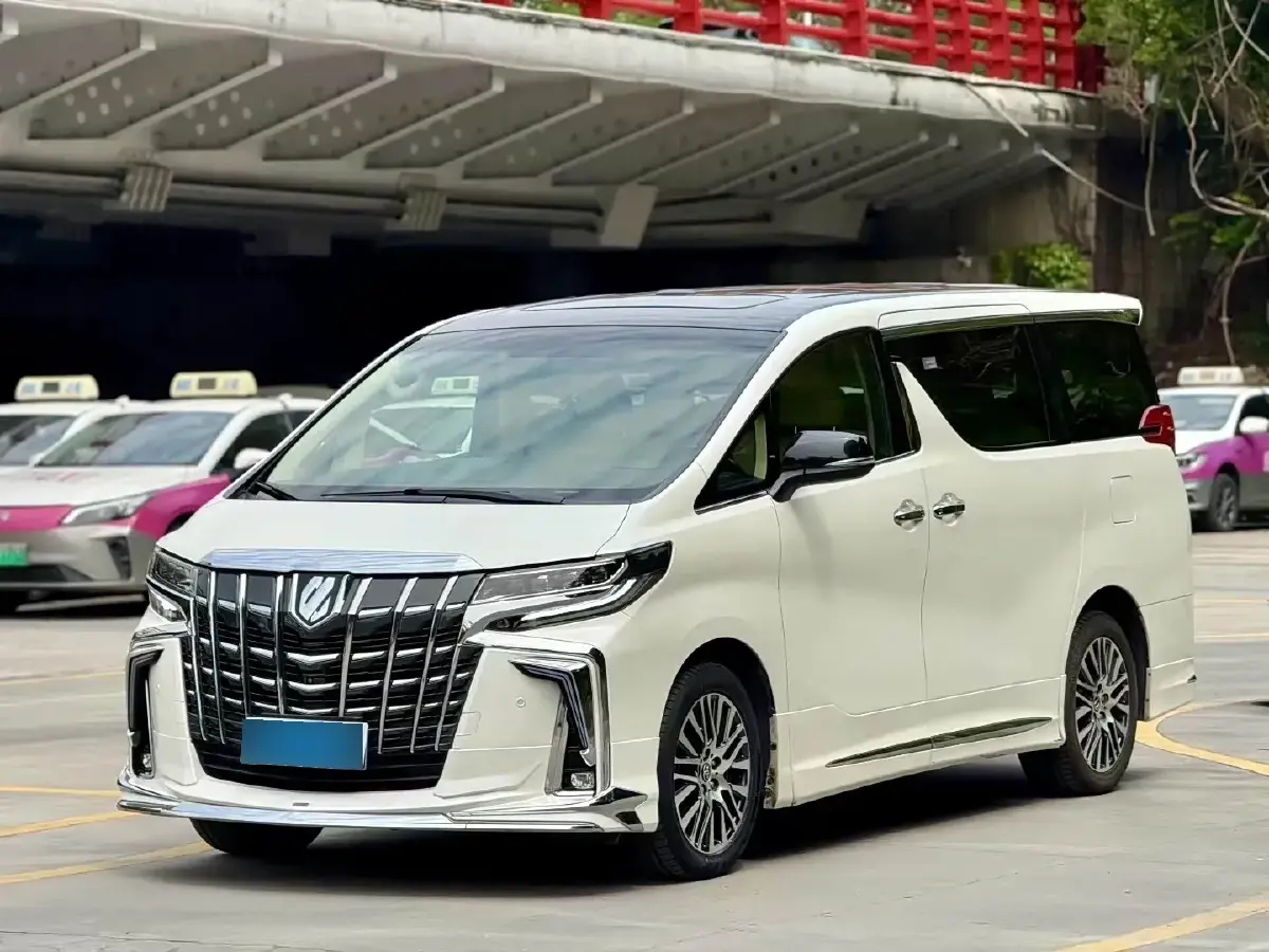 2015 Toyota Alphard 3.5L 275HP V6 6AT