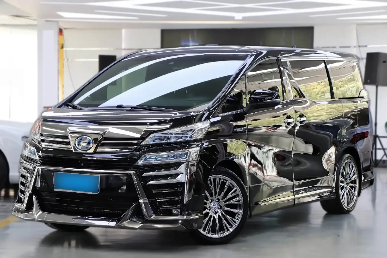 2020 Toyota Vellfire 2.5L 117HP L4 E-CVT Hybrid