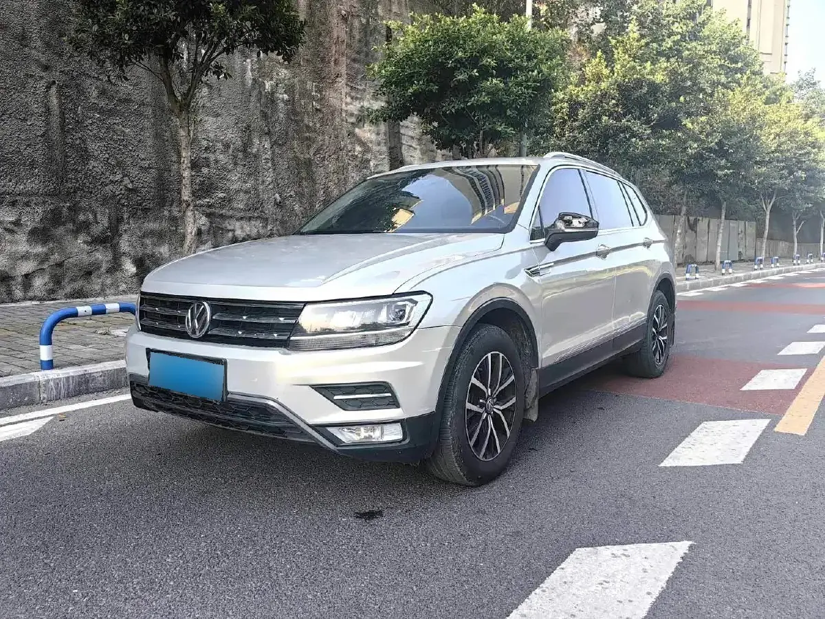 2018 Volkswagen Tiguan L 2.0T 186HP L4 7DCT