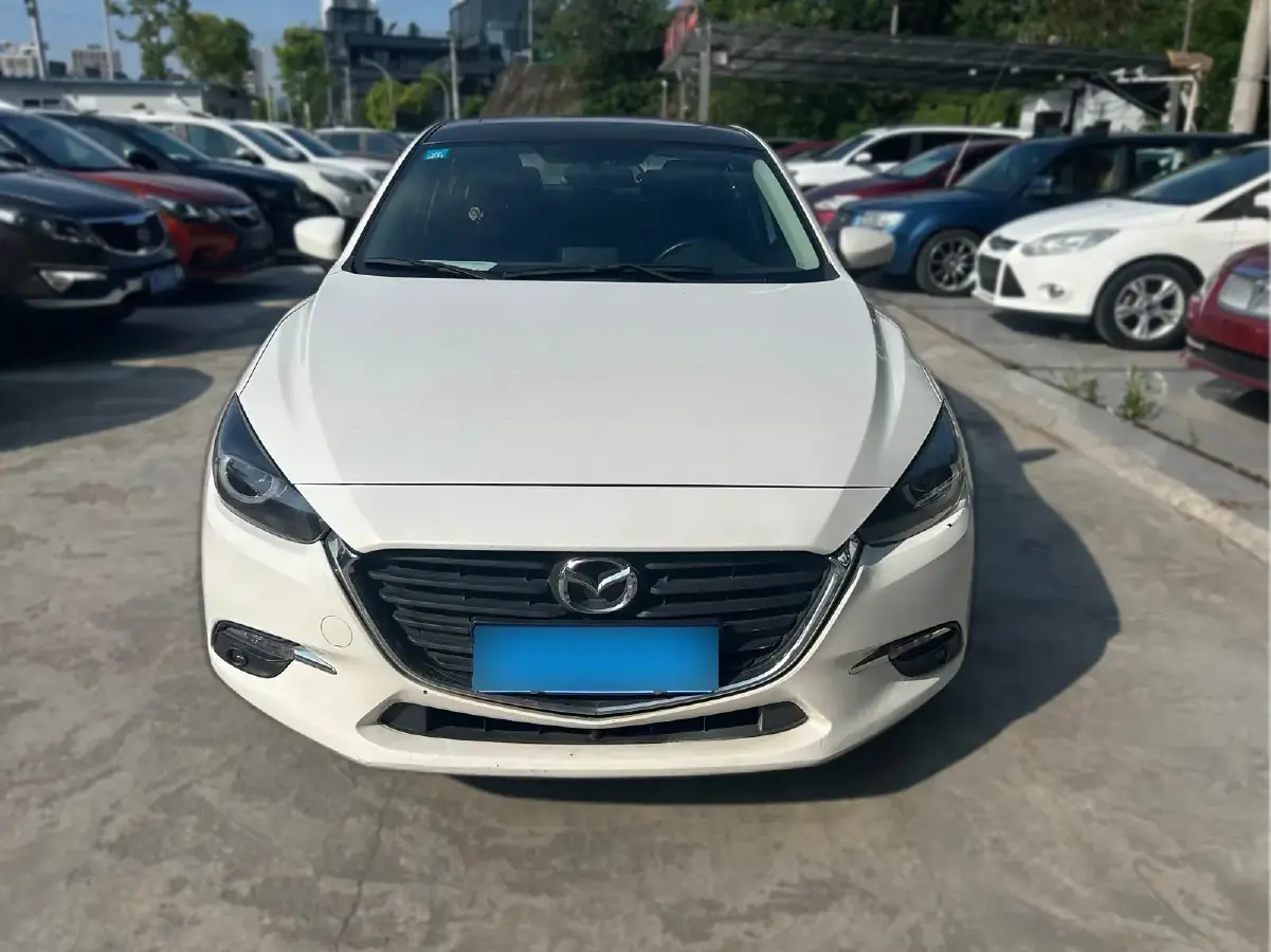 2017 Mazda 3 Axela 1.5L 117HP L4 6AT