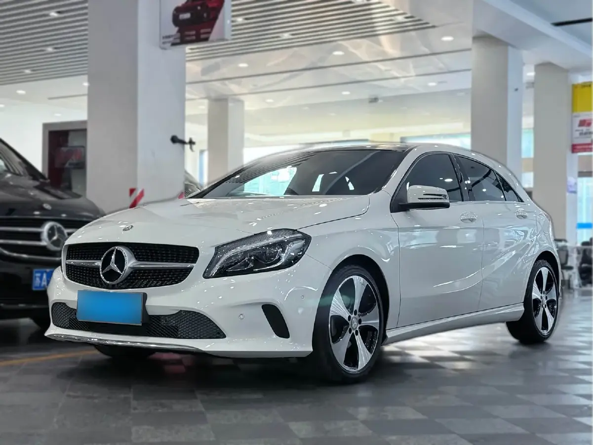 2016 Mercedes-Benz A Class 1.6T 156HP L4 7DCT