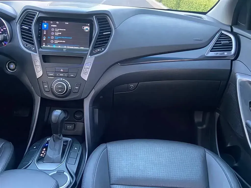 2013 Hyundai Grand SantaFe 3.0L 264HP V6 6AT,autocango,china used car exporter,china ev exporter,chinese used car exporter,chinese used ev exporter