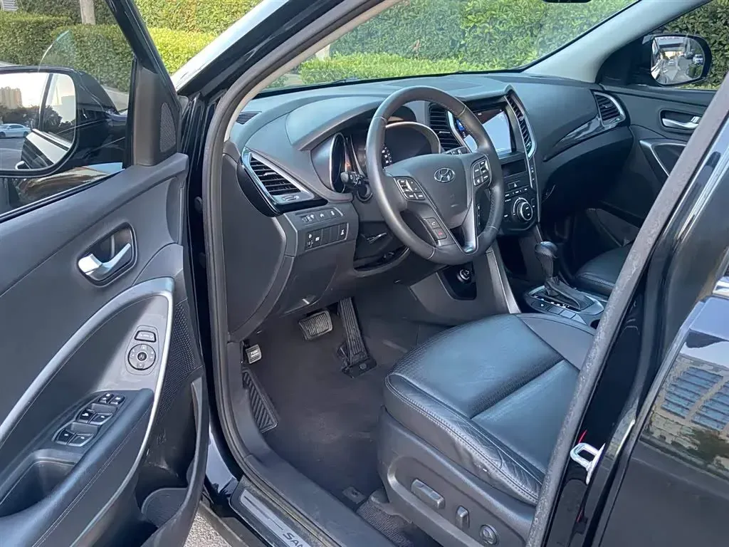 2013 Hyundai Grand SantaFe 3.0L 264HP V6 6AT,autocango,china used car exporter,china ev exporter,chinese used car exporter,chinese used ev exporter