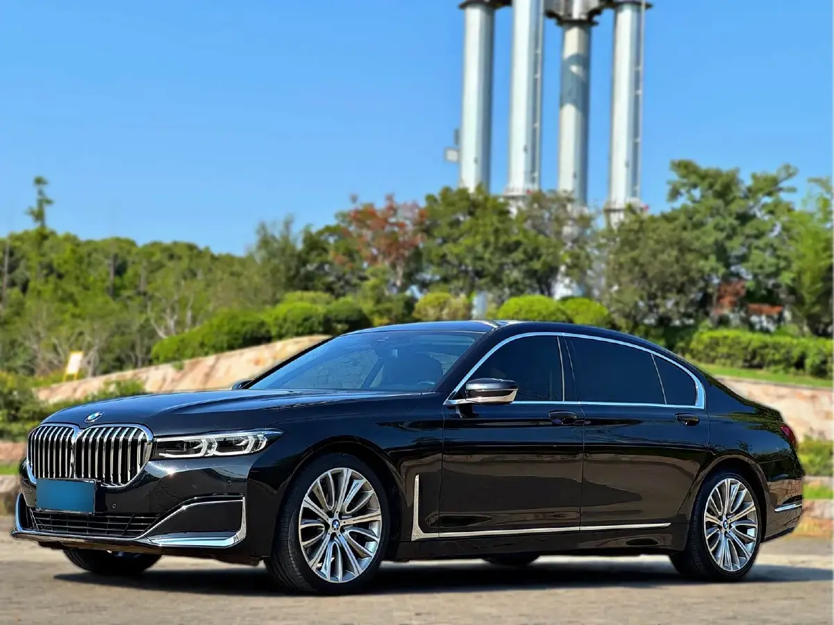 2019 BMW 7 Series 3.0T 340HP L6 8AT