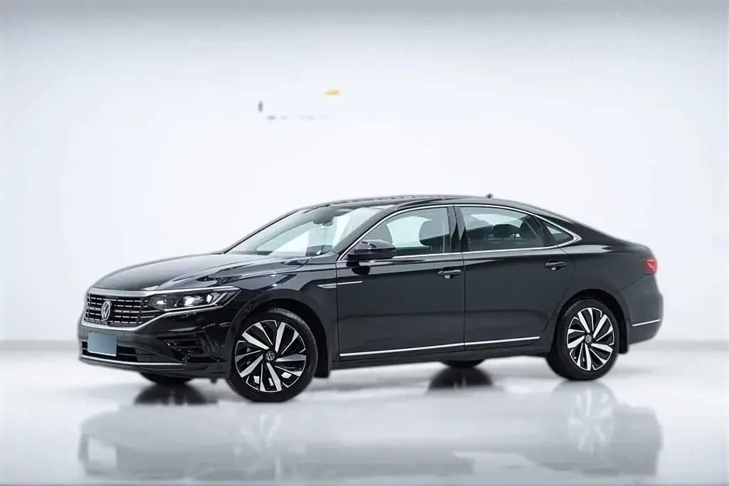2022 Volkswagen Passat 2.0T 186HP L4 7DCT