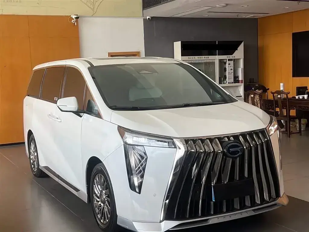 2023 GAC Trumpchi M8 2.0T 190HP L4 E-CVT Hybrid