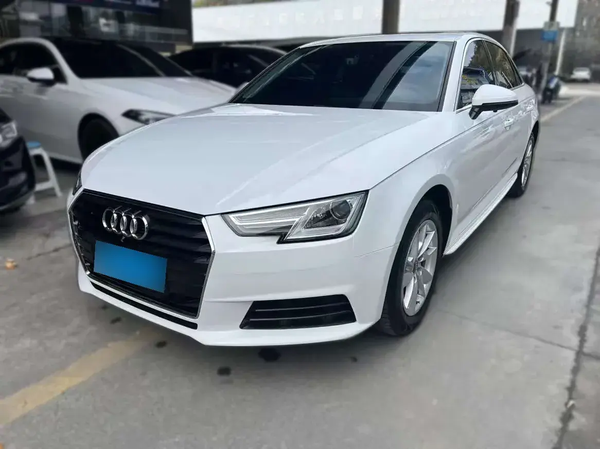 2017 Audi A4L 2.0T 190HP L4 7DCT