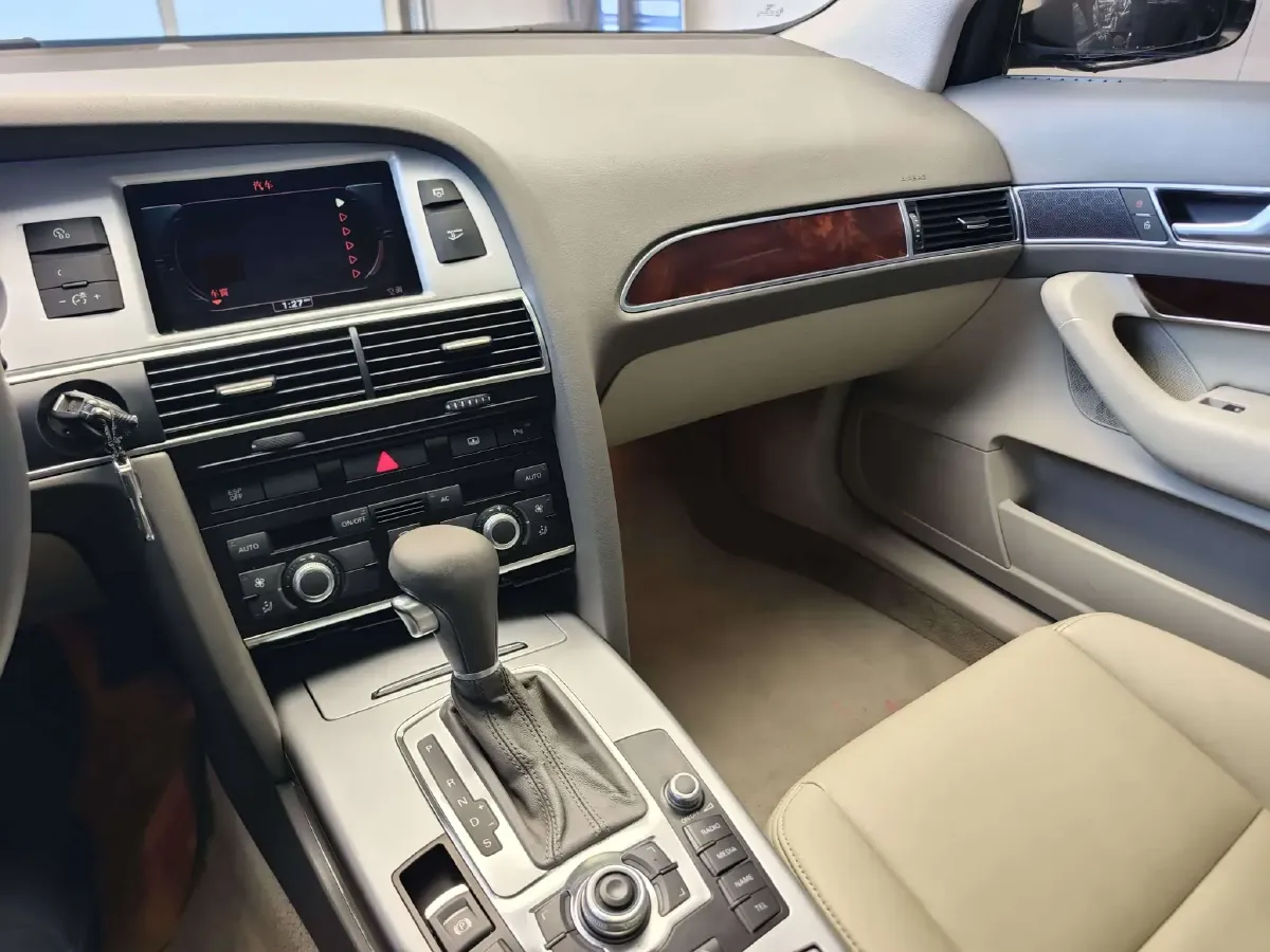 2011 Audi A6L 2.0T 170HP L4 CVT,autocango,china used car exporter,china ev exporter,chinese used car exporter,chinese used ev exporter