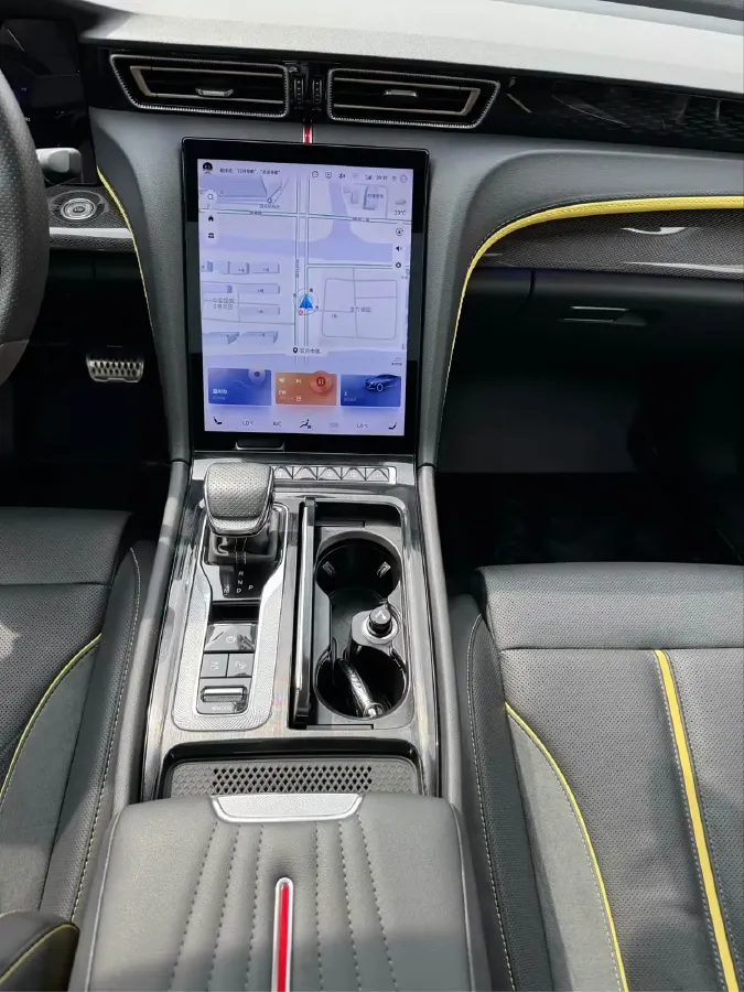 2024 HongQi H6 2.0T 224HP L4 8AT,autocango,china used car exporter,china ev exporter,chinese used car exporter,chinese used ev exporter